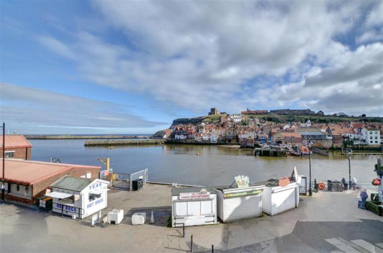 Number 3 Pier Road Apartment Whitby Exterior photo